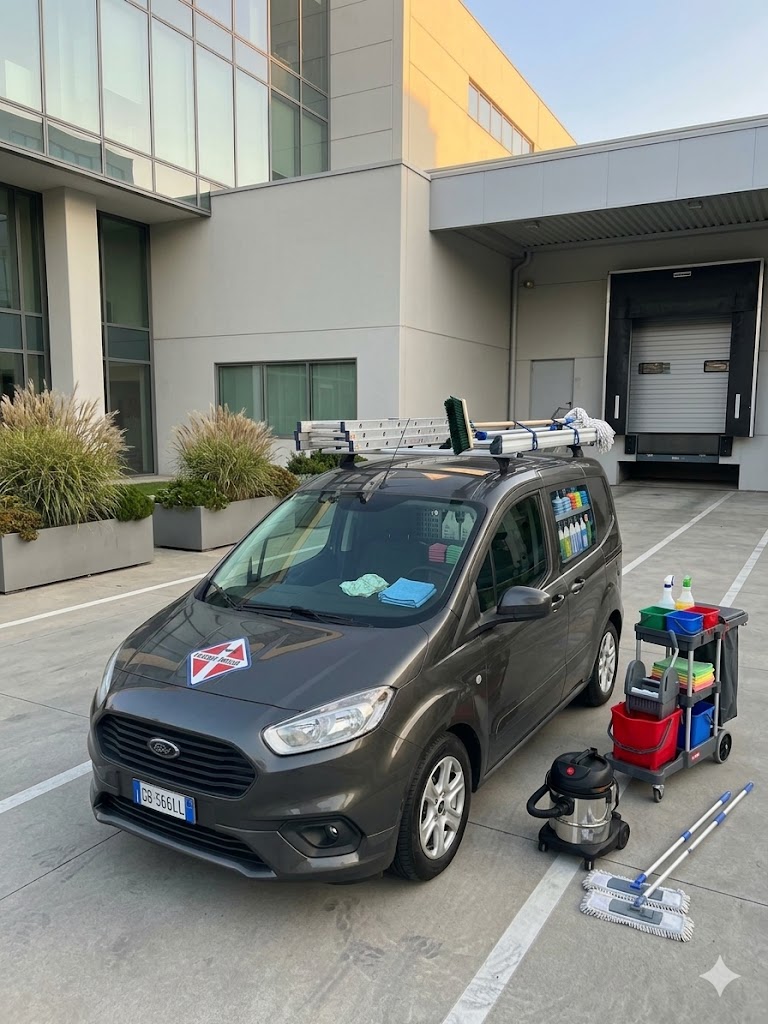 Furgone Ford General Pulito con kit completo di pulizia